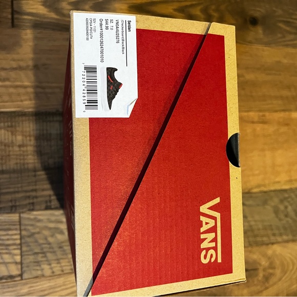 VANS Sneakers, Seldan style, checkerboard black, kids size 7 - Picture 6 of 7